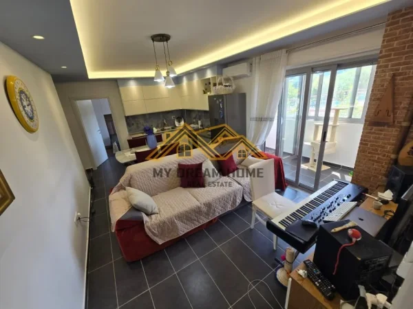 Durres, shitet apartament 2+1 , 82 m² 135.000 € (vala park)