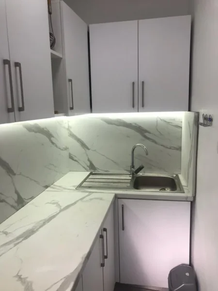 Tirane, jepet me qera apartament 2+1 , 64 m² 550 € (Rruga e Dibres)