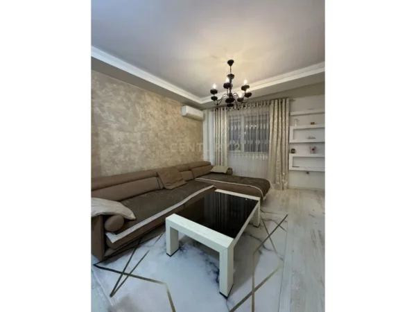 Tirane, jepet me qera apartament 2+1 Kati 5, 72 m² 650 € 