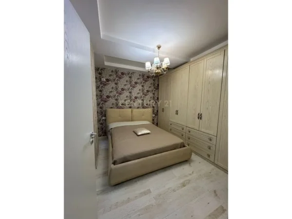 Tirane, jepet me qera apartament 2+1 Kati 5, 72 m² 650 € 