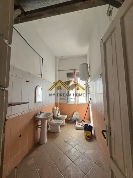 Durres, shitet apartament 3+1 , 127 m² 115.000 € (shkolla eftali koci)