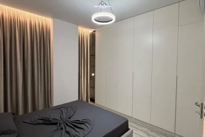 Tirane, jepet me qera apartament 2+1 Kati 5, 100 m² 799 € (5 maj)