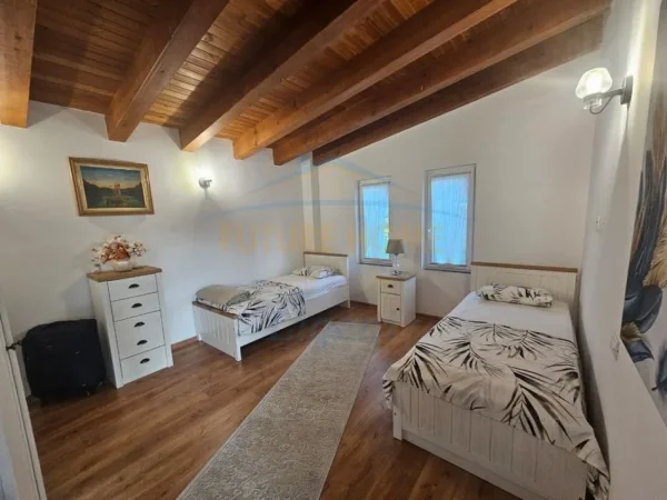 Tirane, shitet Vile 3 Katshe Kati 1, 685 m² 690.000 € (PEZE HELMES)