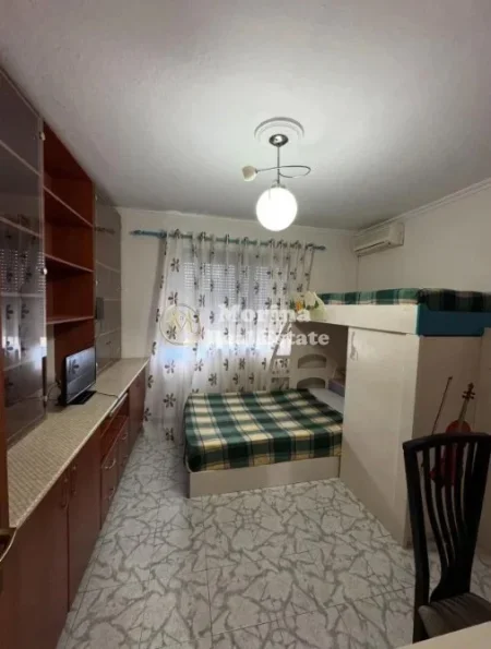Tirane, jepet me qera apartament 2+1 Kati 5, 75 m² 400 € (Allias)