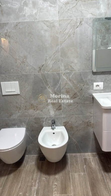 Tirane, jepet me qera apartament 1+1 Kati 8, 75 m² 700 € (Zogu i ZI)