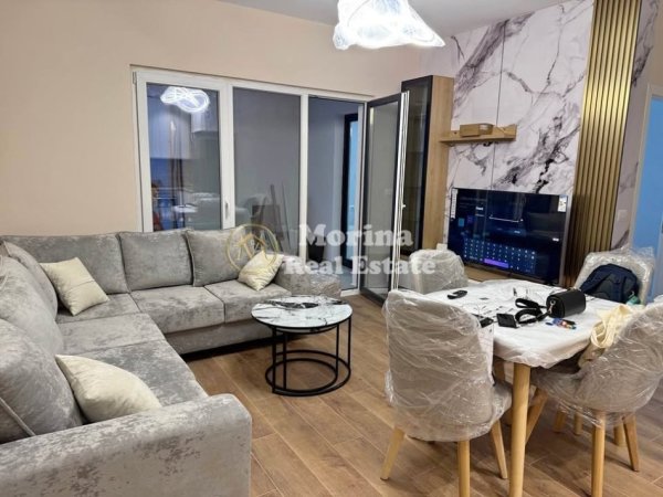 Tirane, jepet me qera apartament 1+1 Kati 8, 75 m² 700 € (Zogu i ZI)