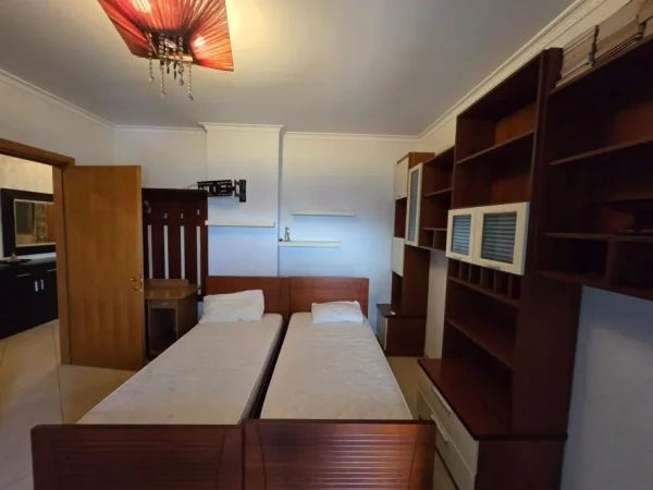 Tirane, jepet me qera apartament 2+1+Ballkon Kati 9, 85 m² 600 € (Zogu i Zi)