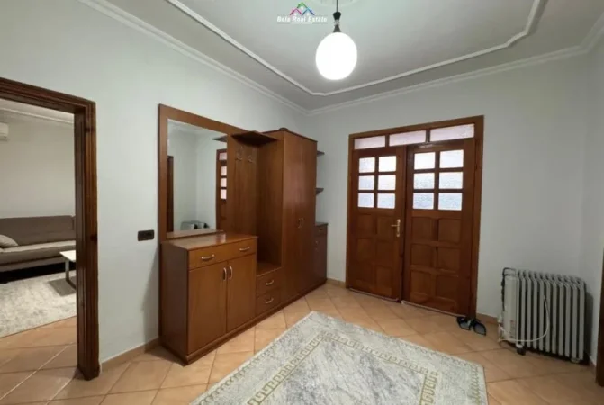 Tirane, jepet me qera apartament 2+1 Kati 1, 111 m² 600 € (allias)
