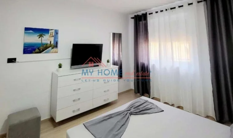 Tirane, jepet me qera apartament 1+1+Ballkon Kati 2, 60 m² 650 € (Shkolla e Kuqe)