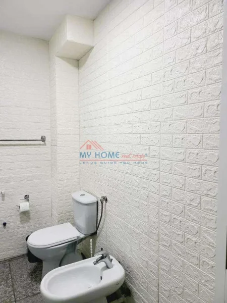 Tirane, jepet me qera apartament 1+1+Ballkon Kati 2, 60 m² 650 € (Shkolla e Kuqe)