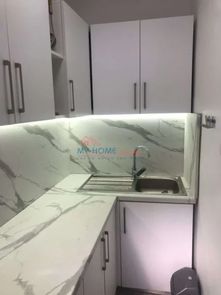 Tirane, jepet me qera apartament 2+1+Ballkon Kati 4, 80 m² 550 € (Rruga e Dibres)