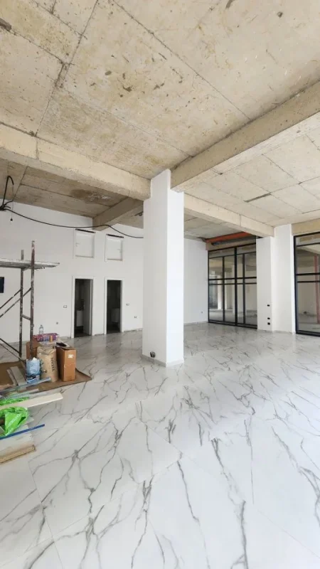 Tirane, jepet me qera ambjent biznesi Kati 0, 125 m² 1.500 € (ISH PARKU)