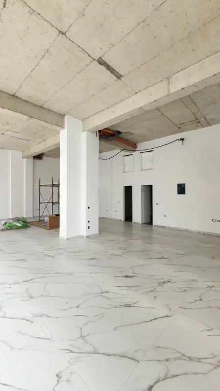 Tirane, jepet me qera ambjent biznesi Kati 0, 125 m² 1.500 € (ISH PARKU)