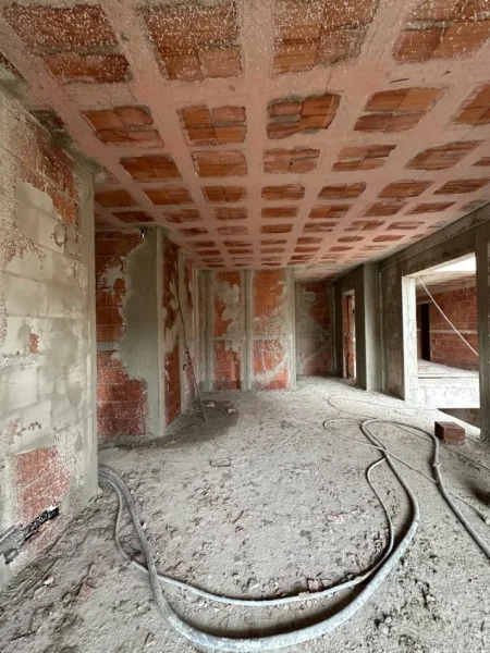 Tirane, shitet apartament 3+1 , 157 m² 326.500 € (Mjull Bathore)