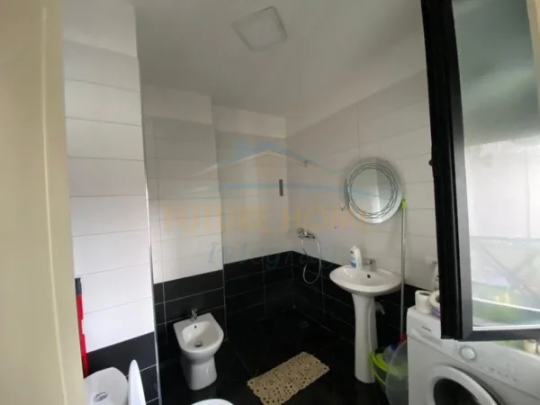 Tirane, jepet me qera apartament 1+1 Kati 5, 50 m² 416 € (Ish Dogana , Casa Italia)