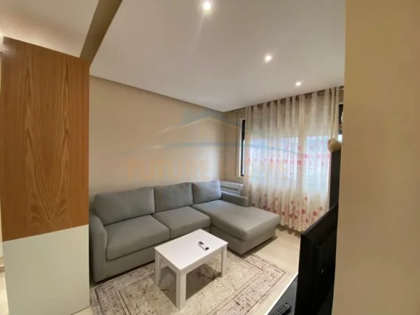 Tirane, jepet me qera apartament 1+1 Kati 5, 50 m² 416 € (Ish Dogana , Casa Italia)