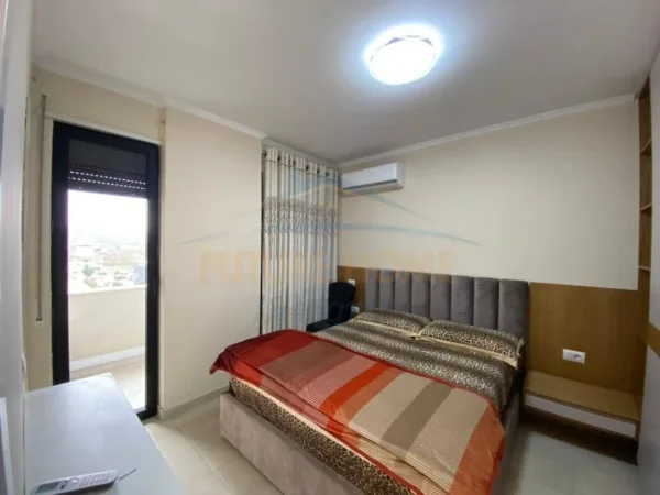 Tirane, jepet me qera apartament 1+1 Kati 5, 50 m² 416 € (Ish Dogana , Casa Italia)