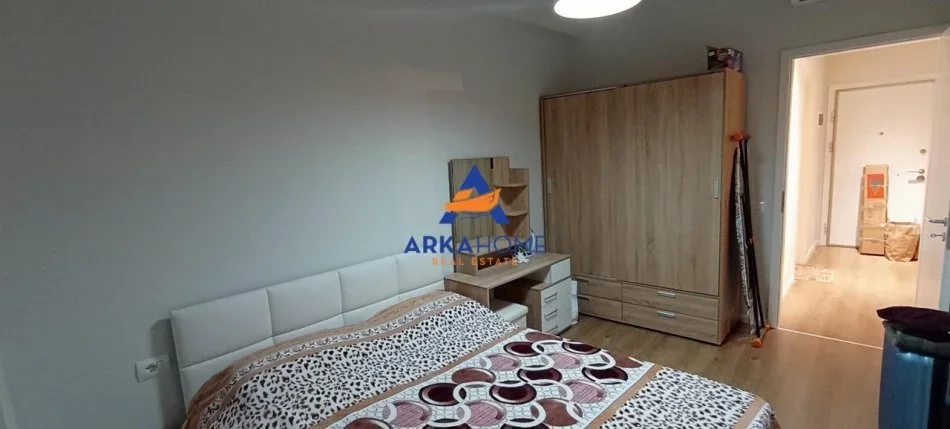 Tirane, jepet me qera apartament 1+1+Ballkon Kati 5, 60 m² 468 € 