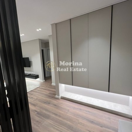 Tirane, jepet me qera apartament 2+1 Kati 7, 80 m² 700 € (Fusha e Aviacionit)