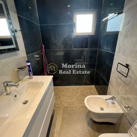 Tirane, jepet me qera apartament 2+1 Kati 7, 80 m² 700 € (Fusha e Aviacionit)