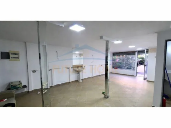Tirane, shitet ambjent biznesi Kati 0, 50 m² 160.000 € (YZBERISHT , Rruga Misto Mame)