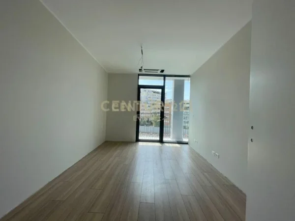 Tirane, jepet me qera apartament 2+1 Kati 3, 129 m² 1.500 € (Lake View)