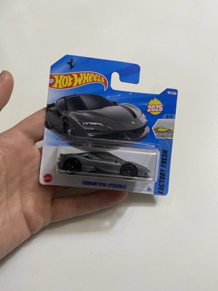 Tirane, shes Makina metalike modele super te vecanta 10 mij lek modeli 10 €