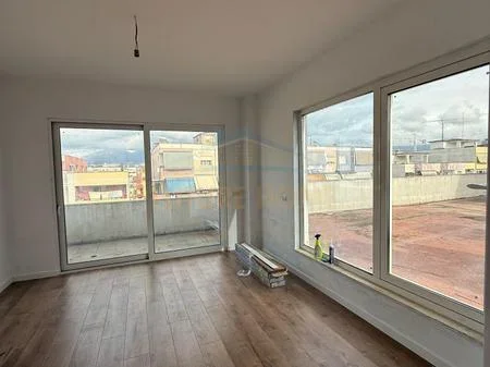 Tirane, shitet apartament 2+1 Kati 7, 125 m² 210.000 € (Unaza e re)