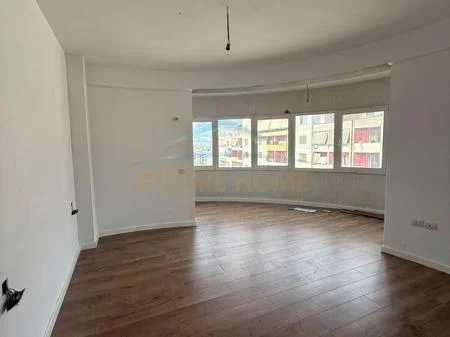 Tirane, shitet apartament 2+1 Kati 7, 125 m² 210.000 € (Unaza e re)
