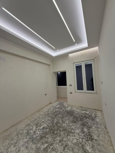 Tirane, jepet me qera Vile , 200 m² 2.000 € (Prane Garden Building, Tirane)