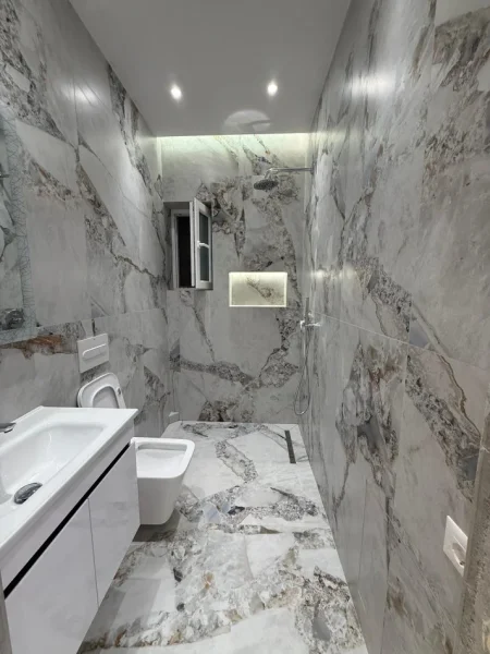 Tirane, jepet me qera Vile , 200 m² 2.000 € (Prane Garden Building, Tirane)