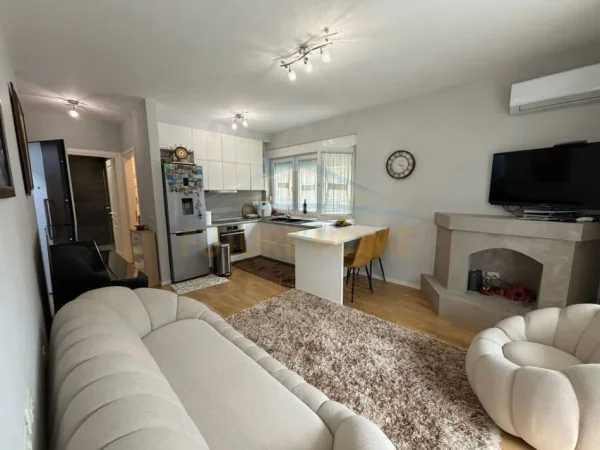 Tirane, shitet apartament+verande | Penthouse 2+1 Kati 1, 254 m² (afer hotel gjuta)