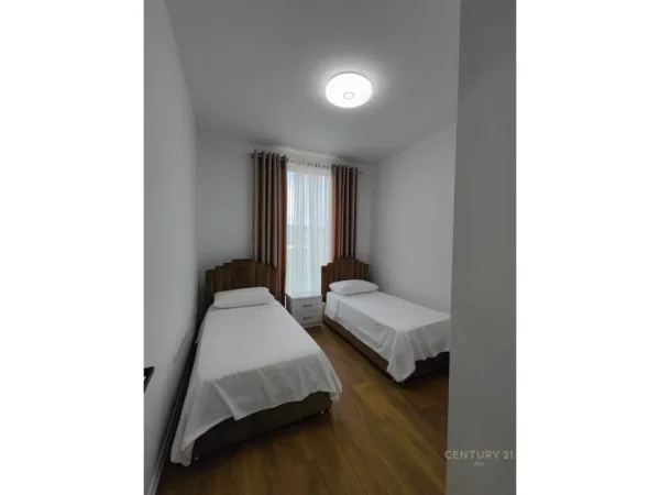 Tirane, jepet me qera 3+1 Kati 0, 220 m² 2.500 € (TEG)