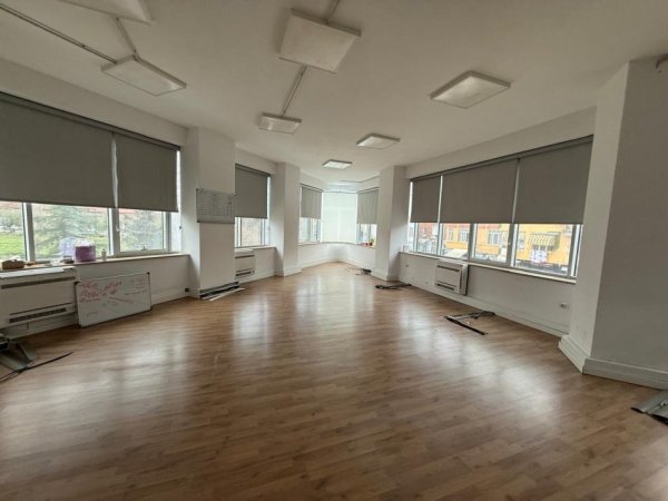 Tirane, jepet me qera ambjent biznesi Kati 1, 203 m² 