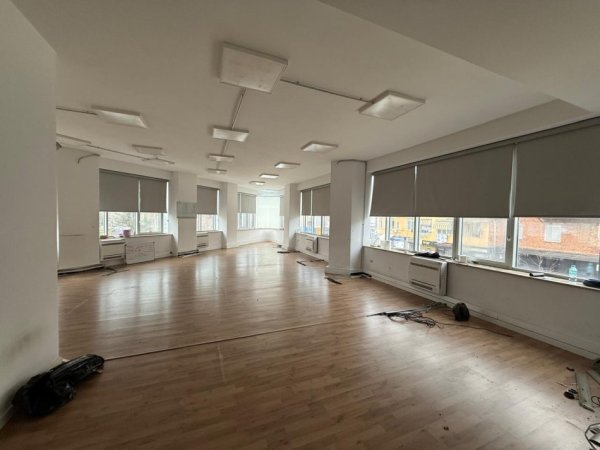 Tirane, jepet me qera ambjent biznesi Kati 1, 203 m² 