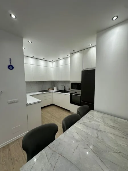 Tirane, shitet apartament 3+1 , 112 m² 229.000 € (fusha aviacionit)