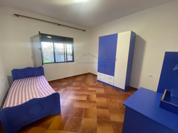 Tirane, jepet me qera Vile Kati 1, 111 m² 450 € (Laprake)