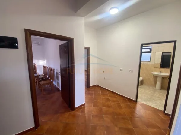 Tirane, jepet me qera Vile Kati 1, 111 m² 450 € (Laprake)