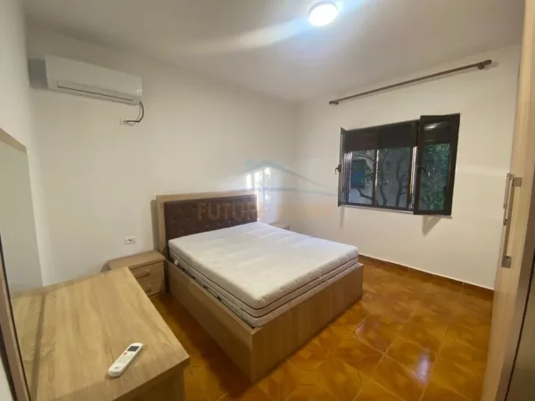 Tirane, jepet me qera Vile Kati 1, 111 m² 450 € (Laprake)