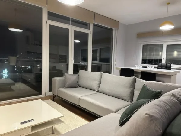 Tirane, jepet me qera apartament 2+1+Ballkon Kati 6, 100 m² 1.500 € (LIQENI THATE)