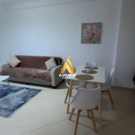 Tirane, jepet me qera apartament 1+1 Kati 4, 650 € 