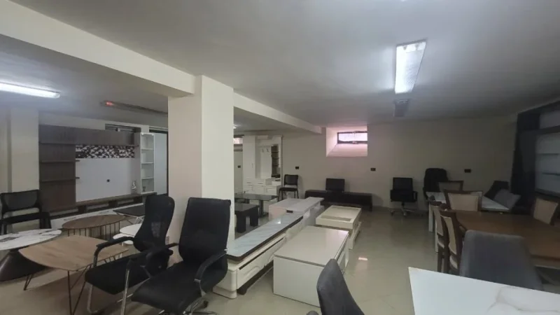 Tirane, jepet me qera ambjent biznesi Kati 0, 360 m² 7.000 € (STACIONI I TRENIT)
