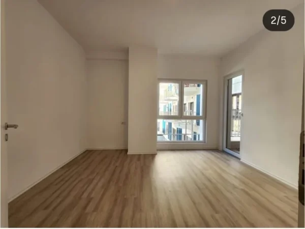 Tirane, jepet me qera zyre Kati 2, 100 m² 1.000 € (ZOGU I ZI)