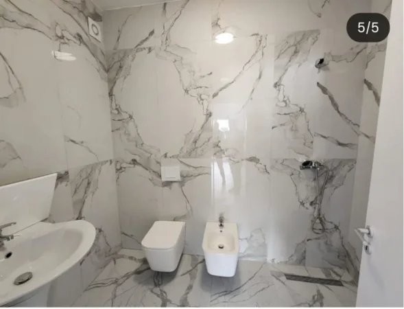 Tirane, jepet me qera zyre Kati 2, 100 m² 1.000 € (ZOGU I ZI)