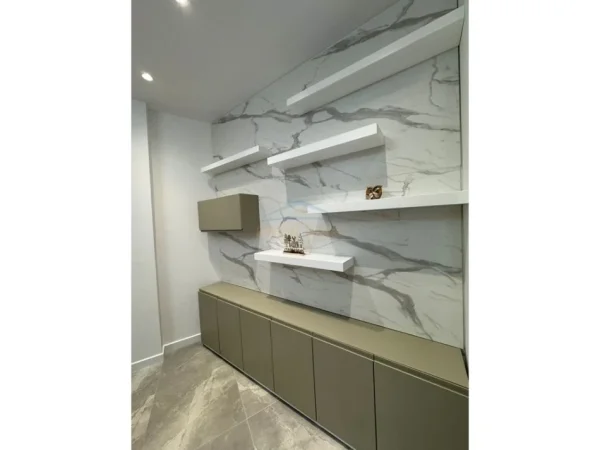 Tirane, jepet me qera apartament 2+1 Kati 10, 119 m² 1.150 € (Pazari i Ri)