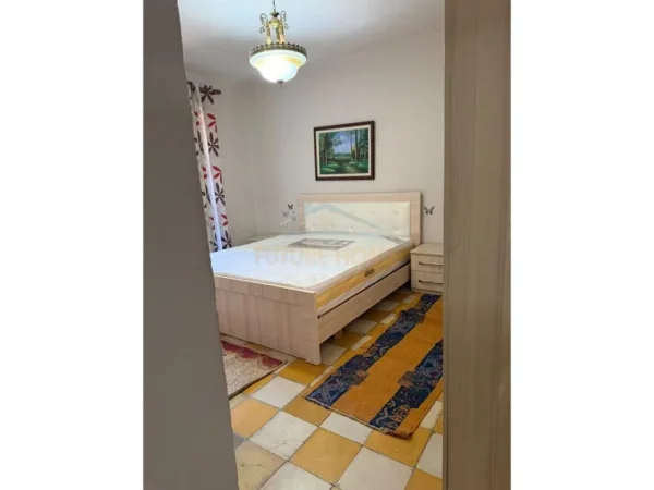 Tirane, jepet me qera apartament 1+1 Kati 2, 56 m² 360 € (PORCELAN)