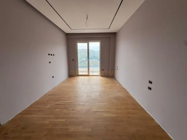 SHITET PENTHOUSE 3+1+3 POSTE PARKIMI , GREEN TERRACE LIQENI I THATE