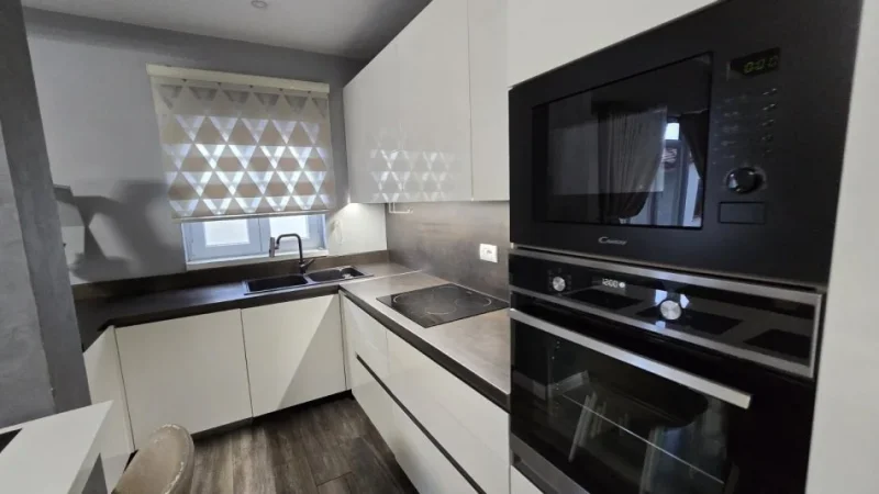 Tirane, jepet me qera apartament 2+1 Kati 2, 90 m² 650 € (Rrethrrotullimi i Saukut)