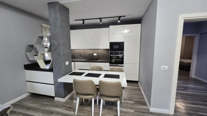 Tirane, jepet me qera apartament 2+1 Kati 2, 90 m² 650 € (Rrethrrotullimi i Saukut)