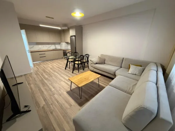Tirane, jepet me qera apartament 1+1 Kati 7, 